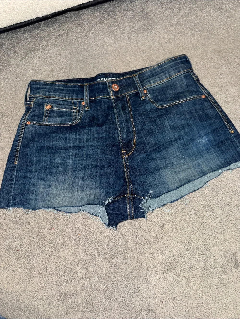 Denizen from LEVIS Dark Wash Denim High Rise Shorts - Women Size 4 W27